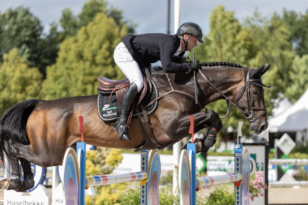 Hessel Hoekstra in actie met Stargos VDL. Foto © Fototrailer.