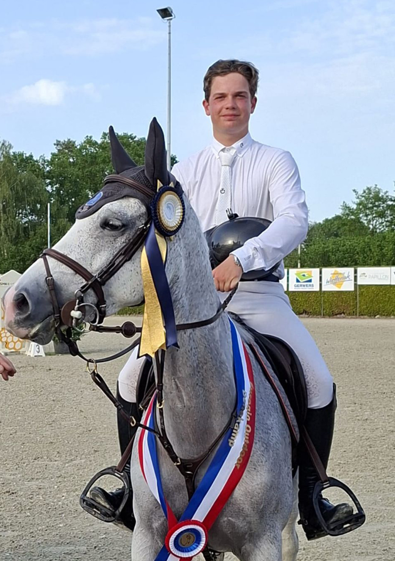 Foto Jesse Berkers met Qornets Pleasure © Frank Nieuwhuis.