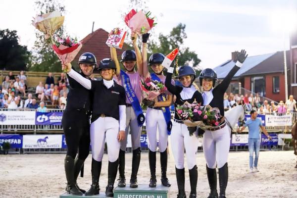 De drie beste duo's op het podium. Foto © Loes Wielheesen.