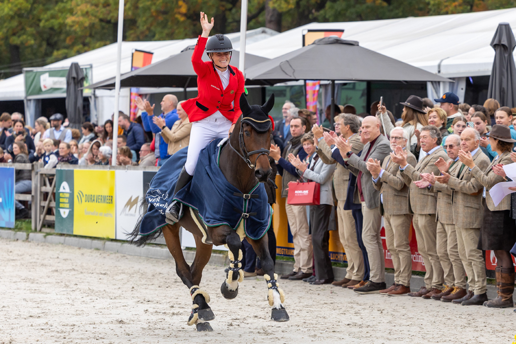 Lara de Liedekerke heeft alle reden voor een feestje. Foto © Ashley Claus.